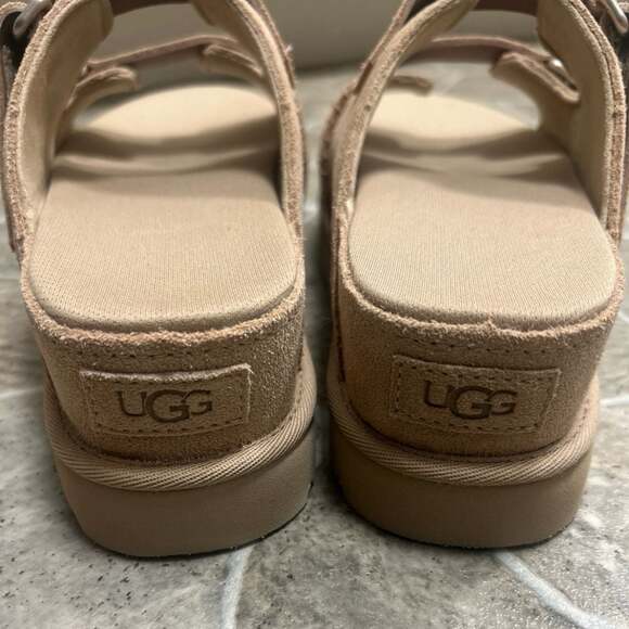 New UGG® Women's Goldenstar Hi Slide Platform Sandals 9 - Picture 8 of 9